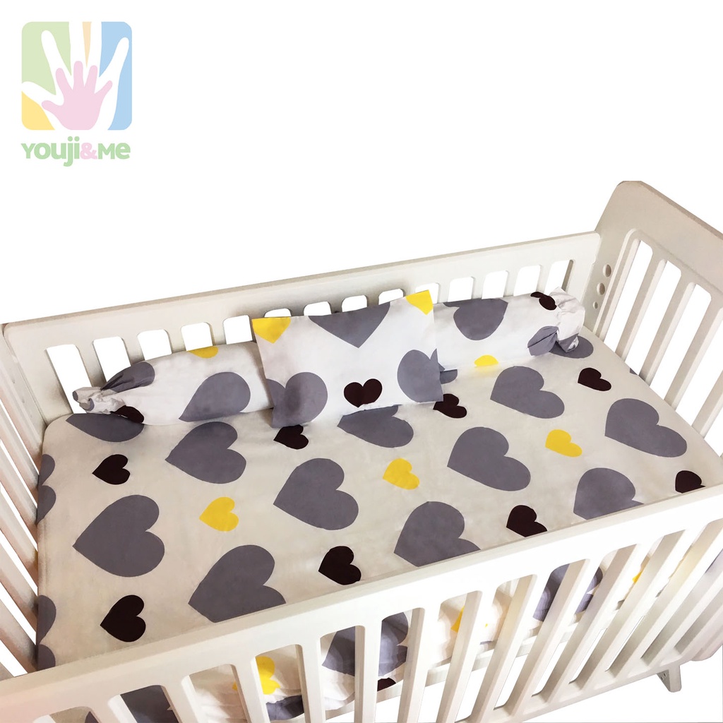 How to set up baby store crib bedding