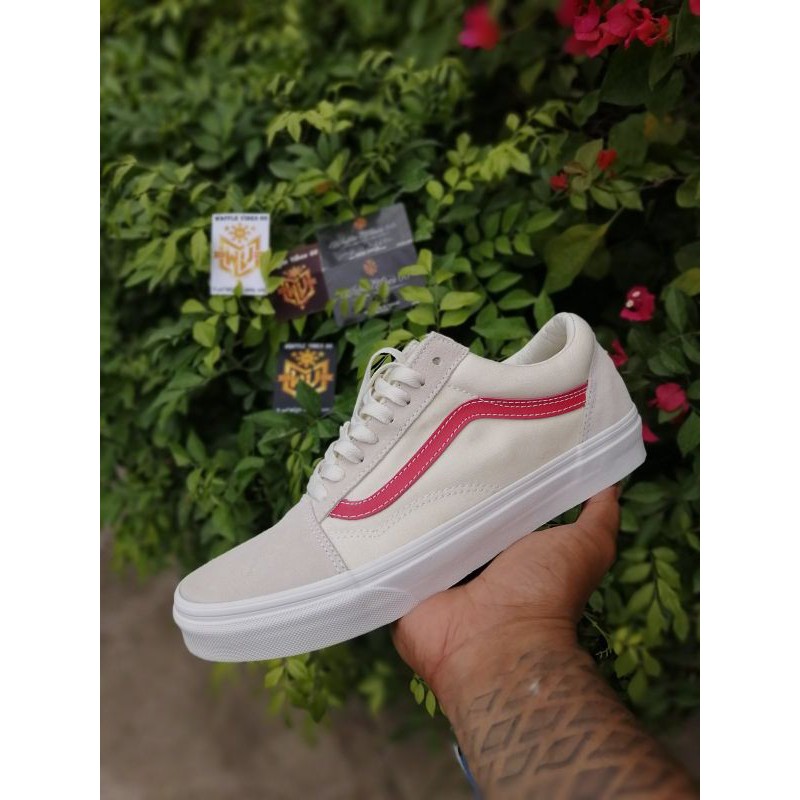 Vans old skool hot sale vintage white rococo red