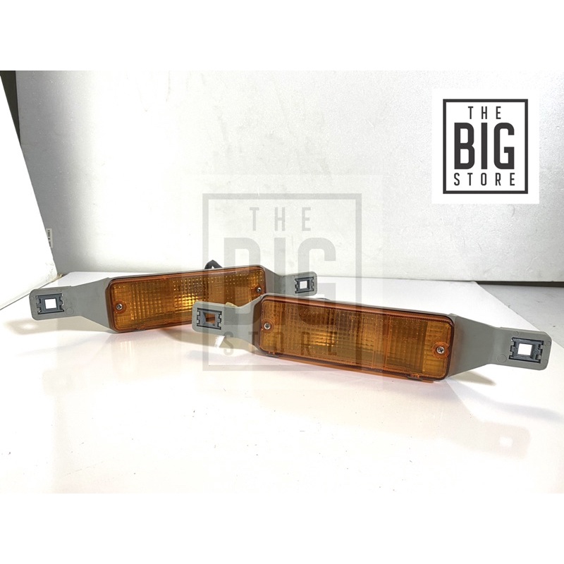 Original Toyota Hilux front bumper signal lamp LN40 RN40 Classic Hilux ...