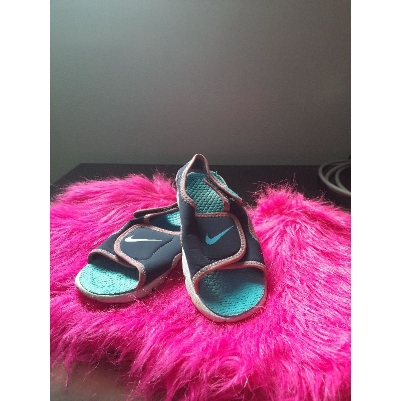 size 7 nike sandals