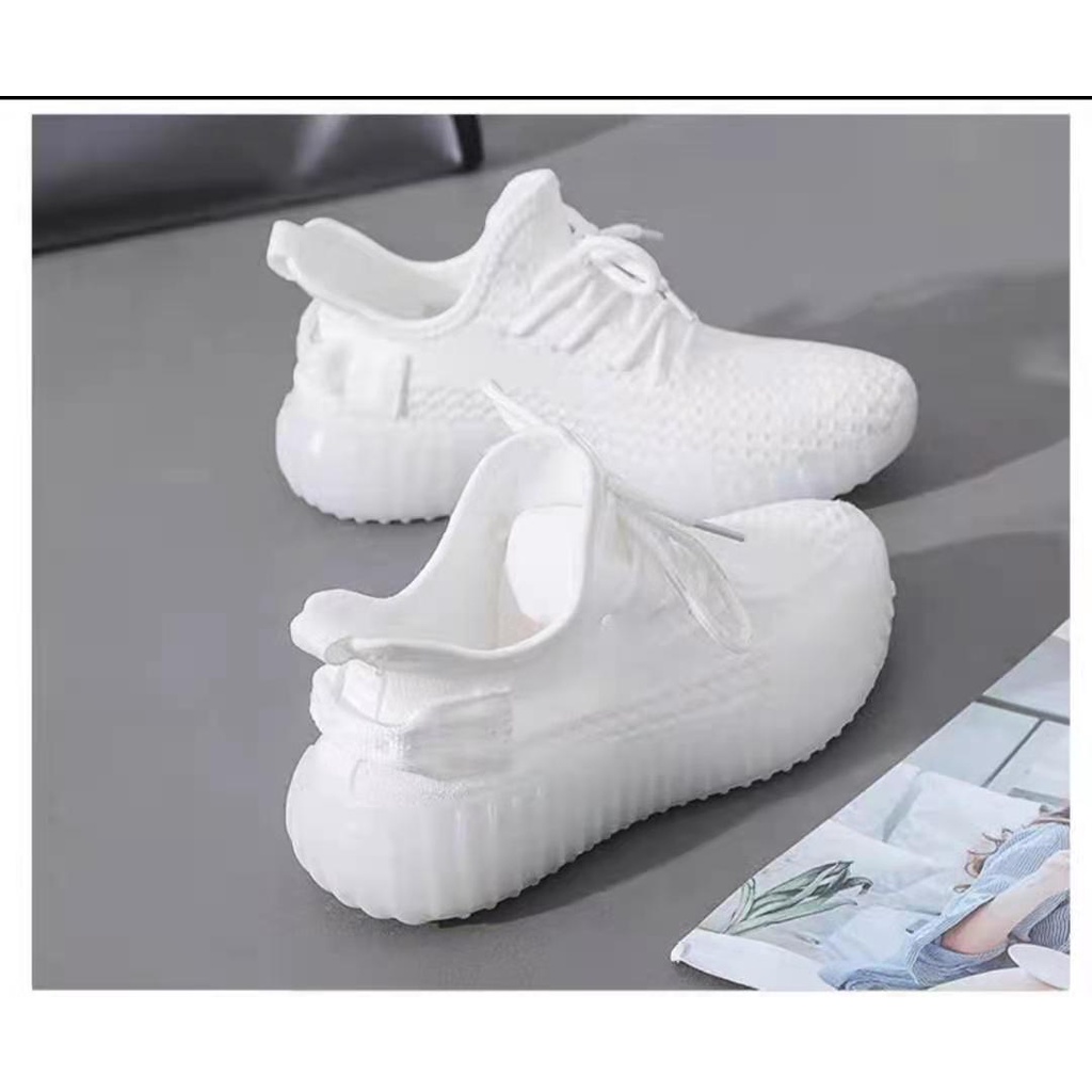 Kanye west best sale triple white yeezy