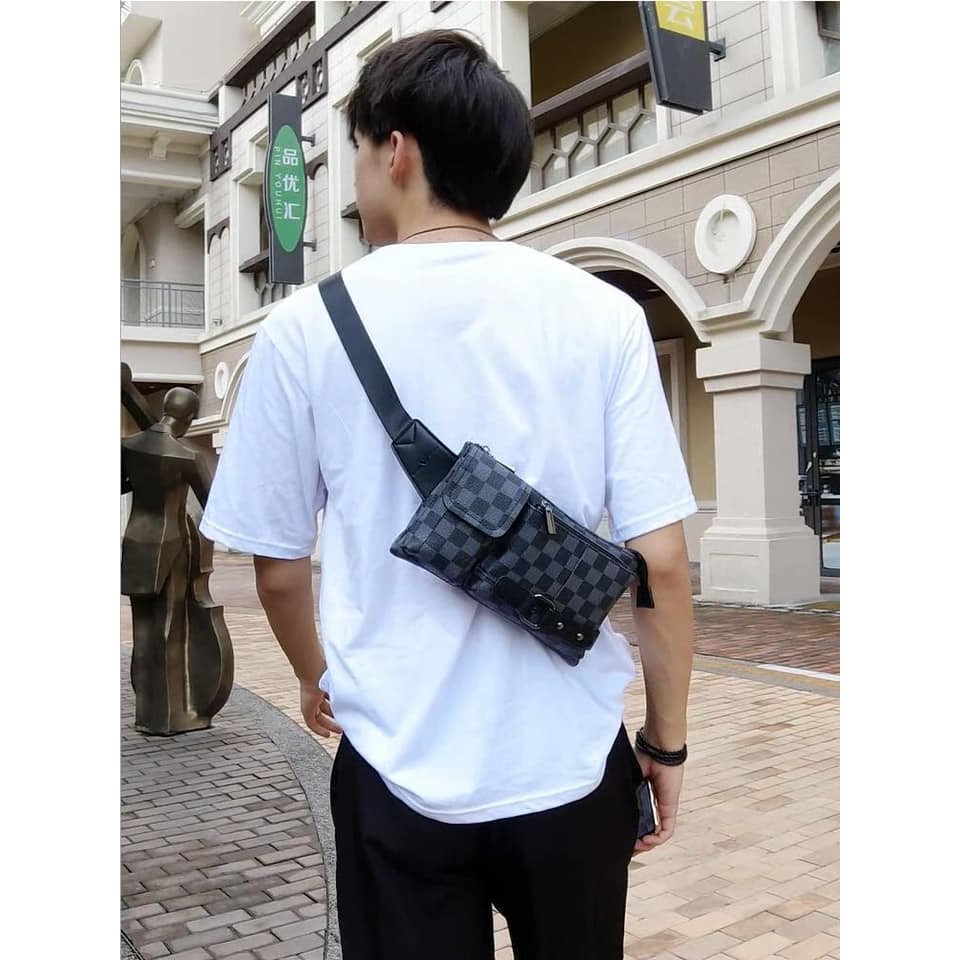 Shop Louis Vuitton Street Style 2WAY Plain Leather Logo Belt Bags (M46602)  by design◇base