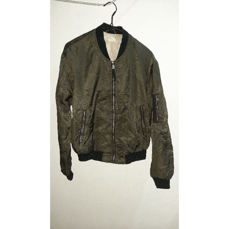 Olive green outlet bomber jacket zara