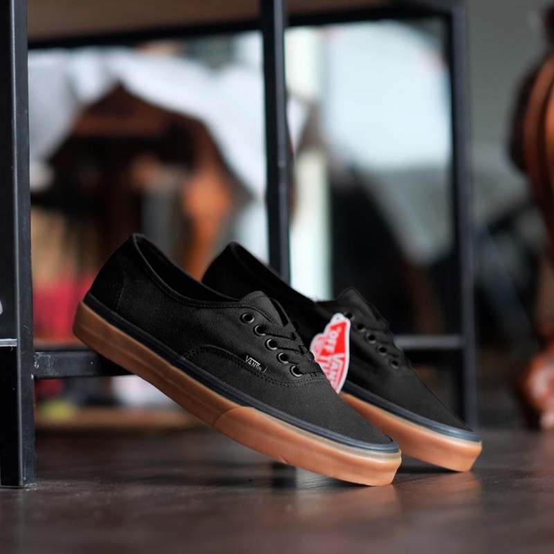 Vans black shop gum sole philippines