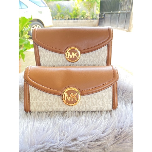 Michael kors fulton wallet vanilla hotsell