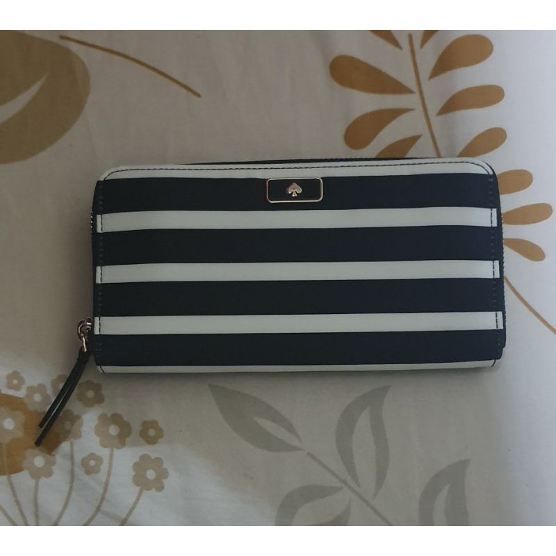 Kate spade black 2025 and white wallet