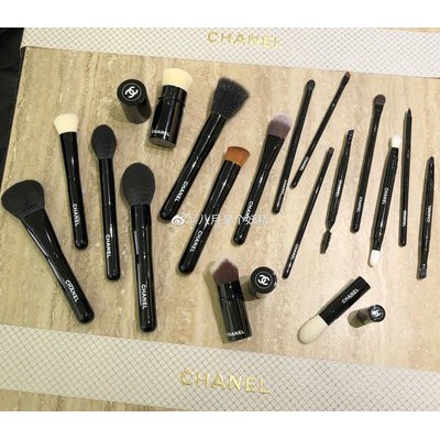 ✽✽Chanel Chanel makeup brush Foundation Concealer brush blush brush  eyeliner eyeliner brush eyeliner