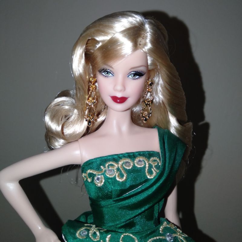 Barbie holiday hot sale doll 2011