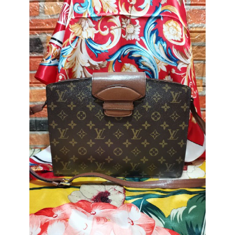 Louis Vuitton Courcelles Monogram Canvas– Pom's ReLuxed