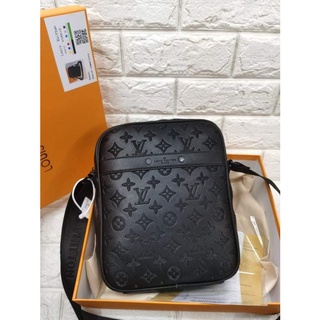 Louis Vuitton Monogram Unisex Street Style Leather Crossbody Bag Logo  (M30873)