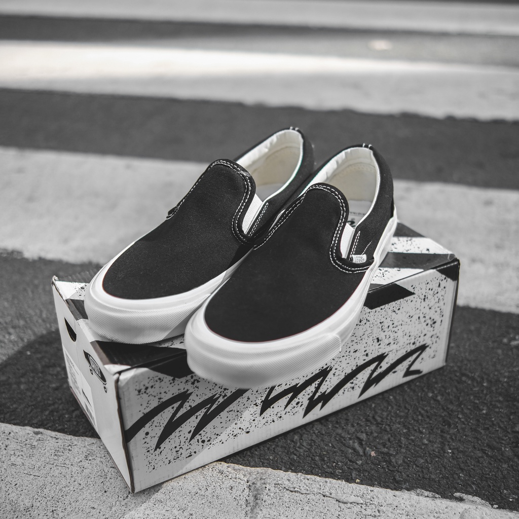 Vans slip store on lx black