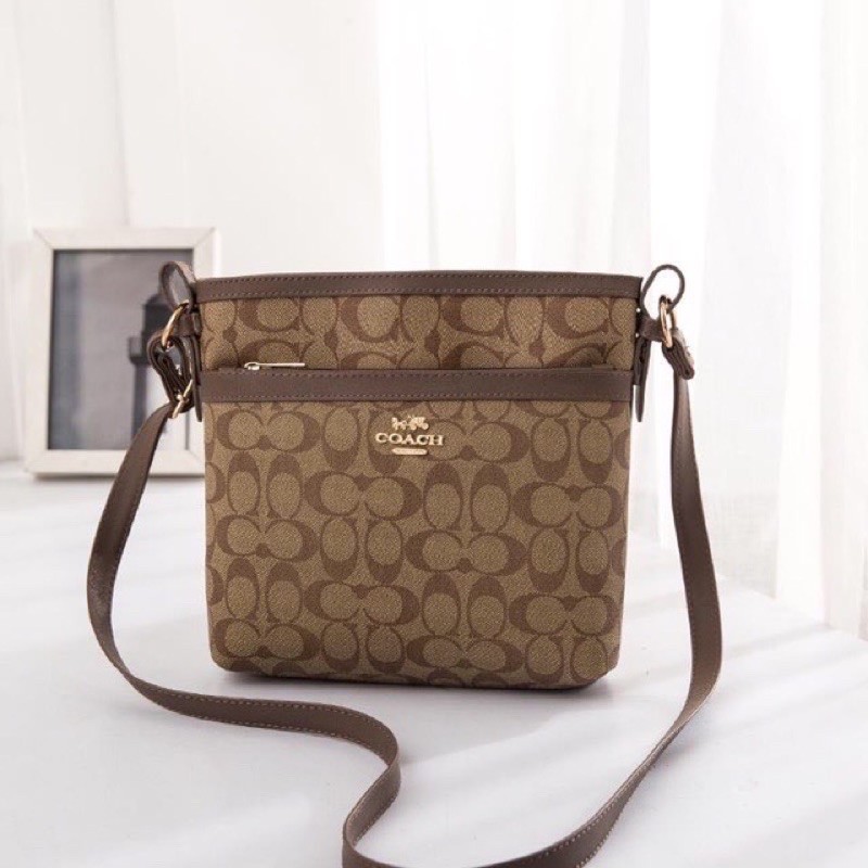 sy 631# Coach sling bag