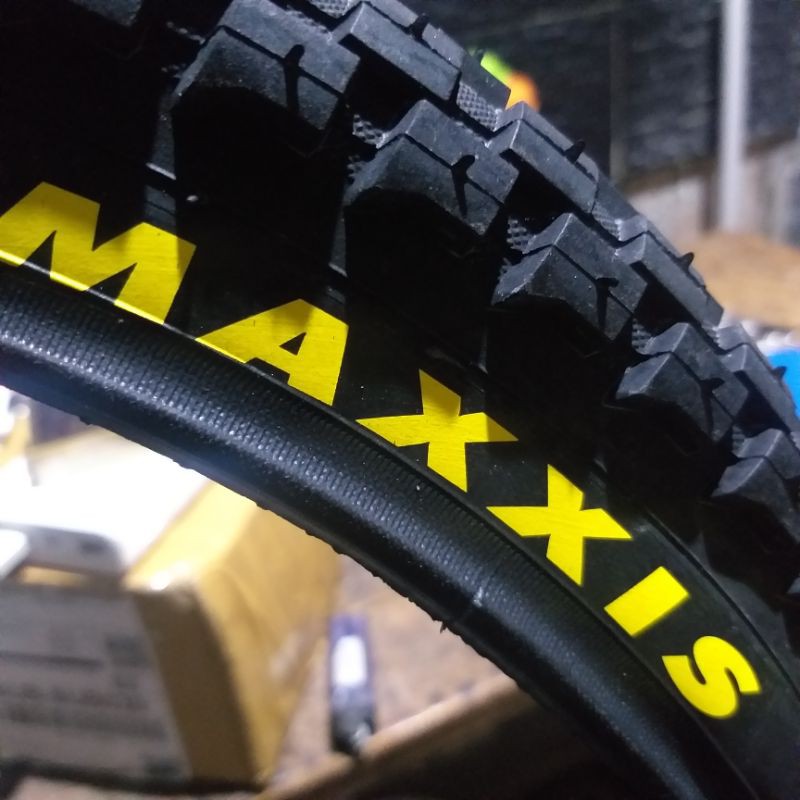 maxxis 20 bmx tires