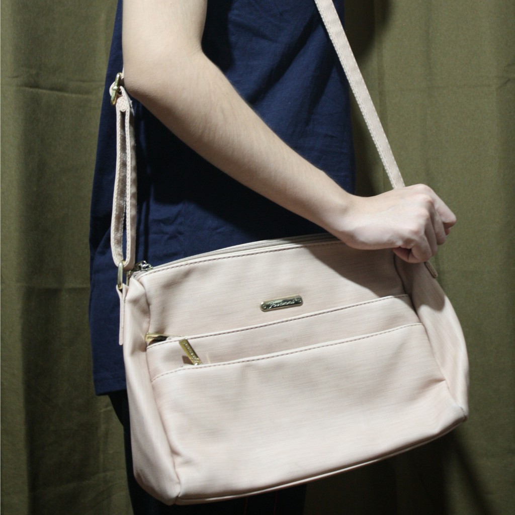 jovanni sling bag