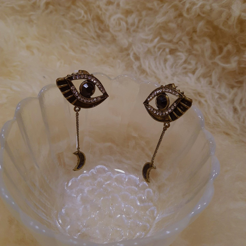 Eye hotsell earrings h&m