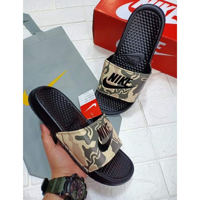 Nike on sale camouflage slippers