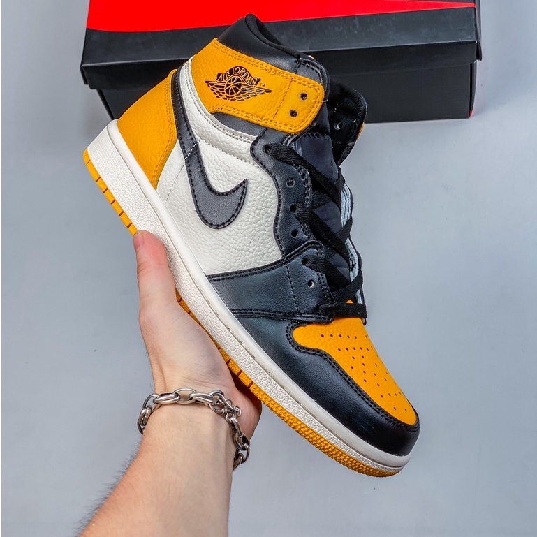 Nike Air Jordan 1 Retro High cut Basketball shoes Casual Sneakers For Men Women Yellow Black