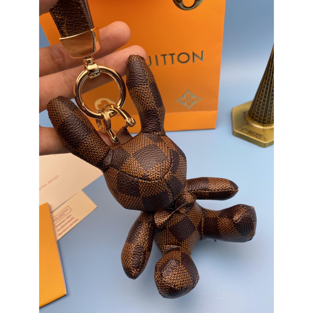 LOUIS VUITTON new doll ornament pendant. Exquisite bag decoration, cute  bunny pendant keychain, fash