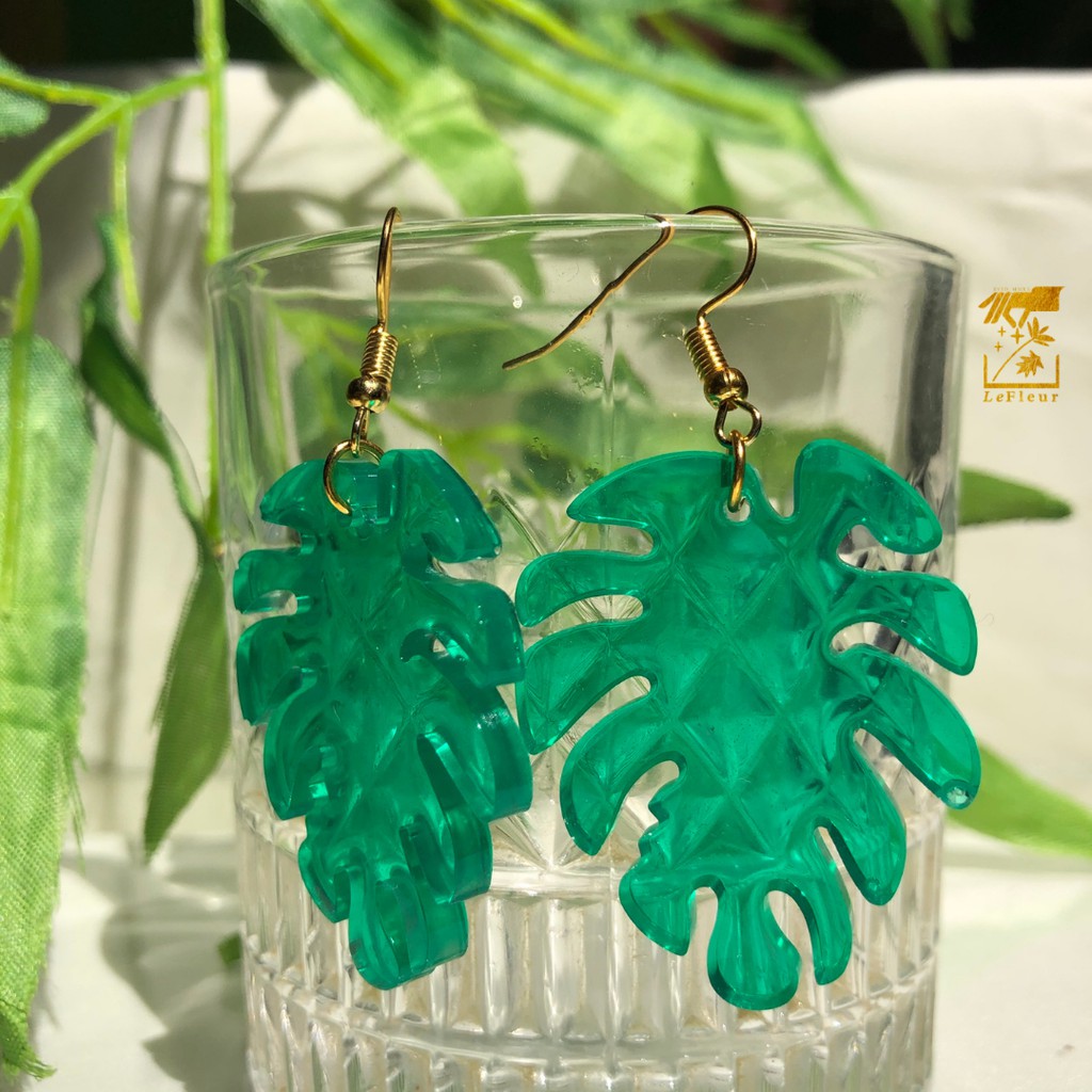 Resin on sale leaf jewelry