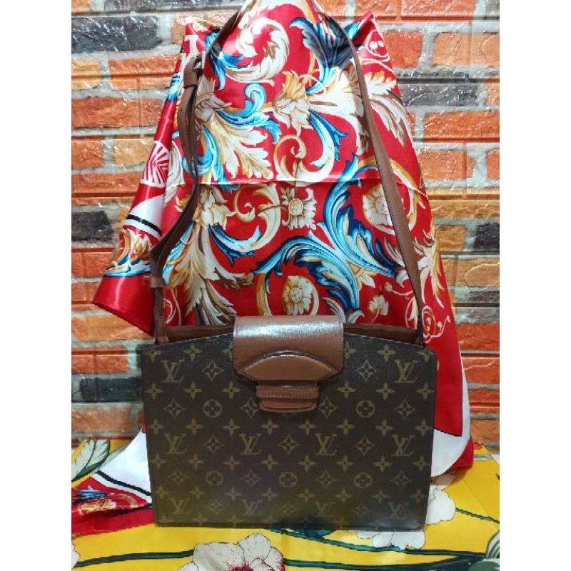 Pre-loved ♥️ 0243 Louis Vuitton Monogram Courcelles Shoulder Bag