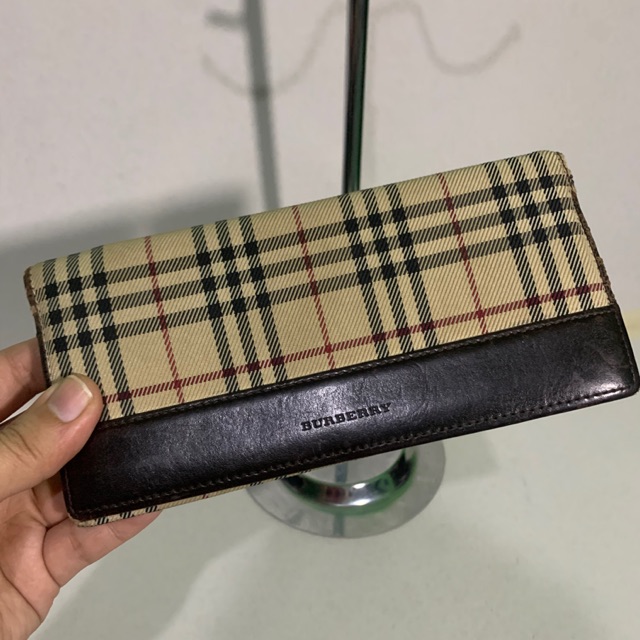 Burberry long wallet price new arrivals