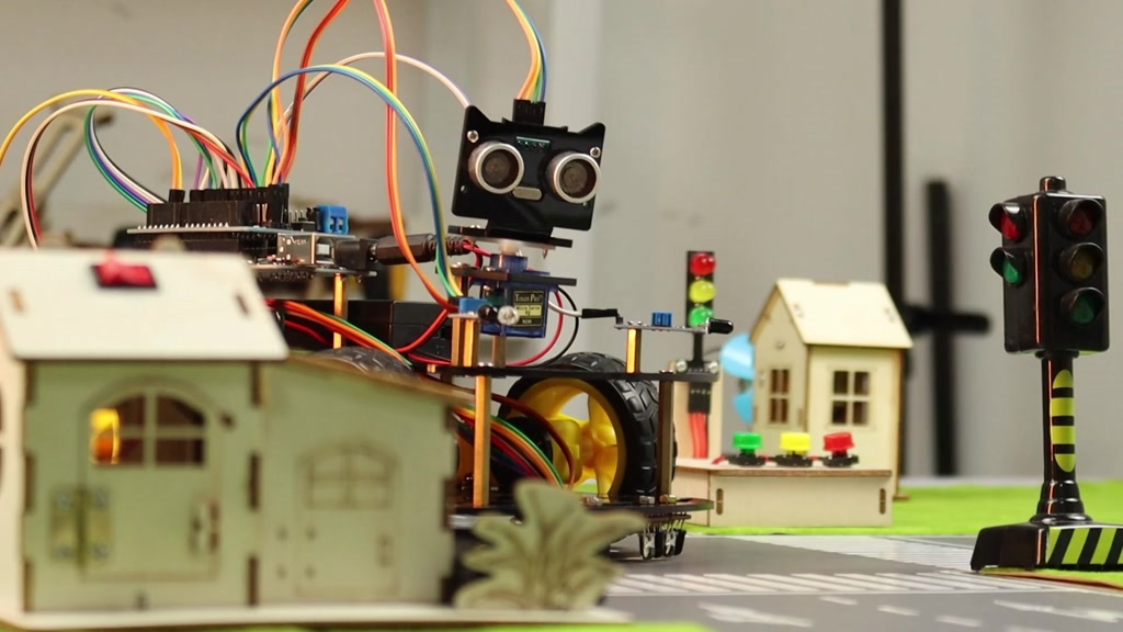 Amazing STEM Gift Programming 4WD Smart Robot Car Kit For Arduino Robot ...