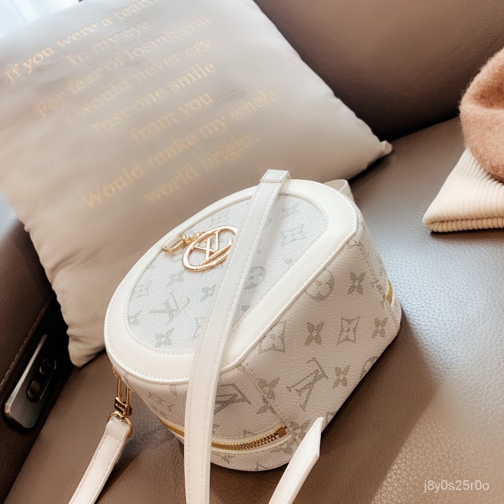 LV——M52294 round cake bag