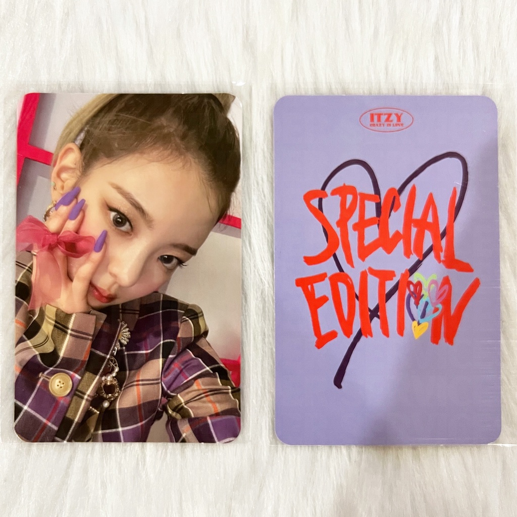 ITZY Crazy in Love Special Edition Album Photocard (Lia & Chaeryoung ...