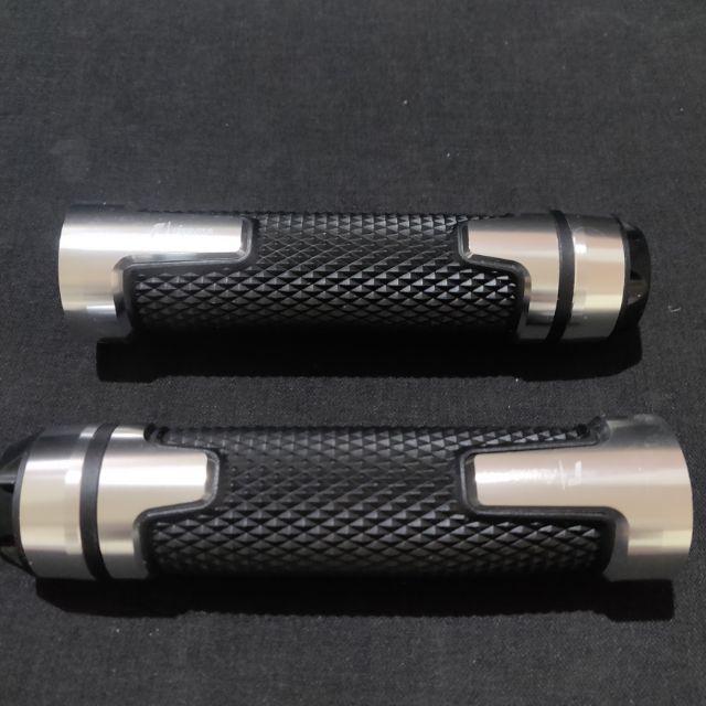 Rizoma motorcycle hand grip / handlebar grip all motorcycles fit