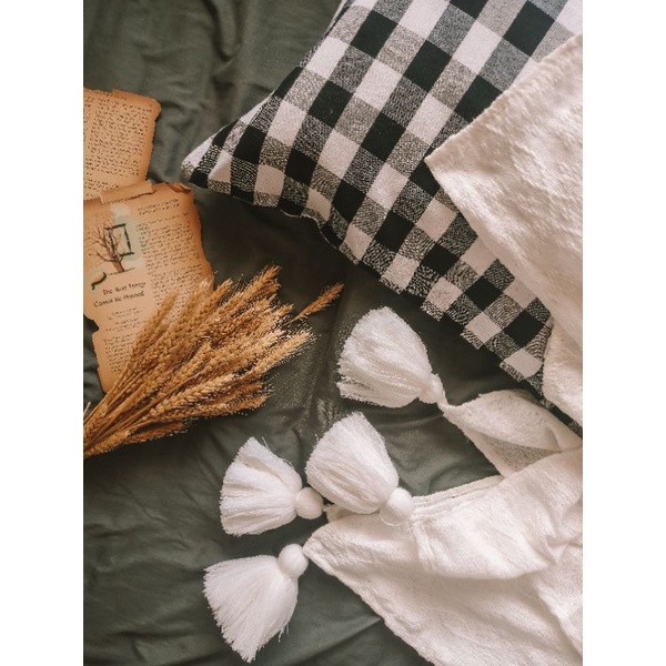 JUANA Inabel Trambia Pompom Throw Blanket / Sofa Drape / Bed Runner