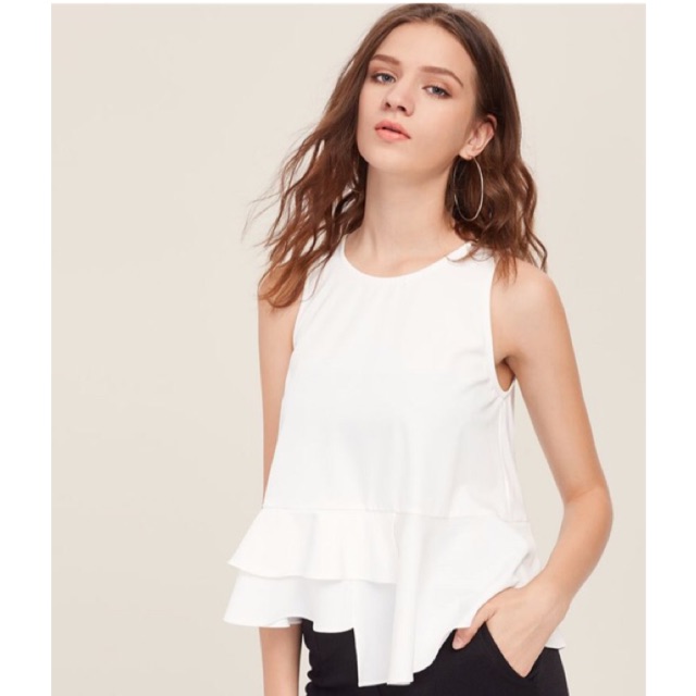 Zara white hot sale ruffle top