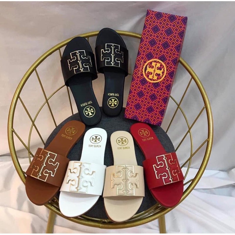 Tory burch sandals discount with gold circle