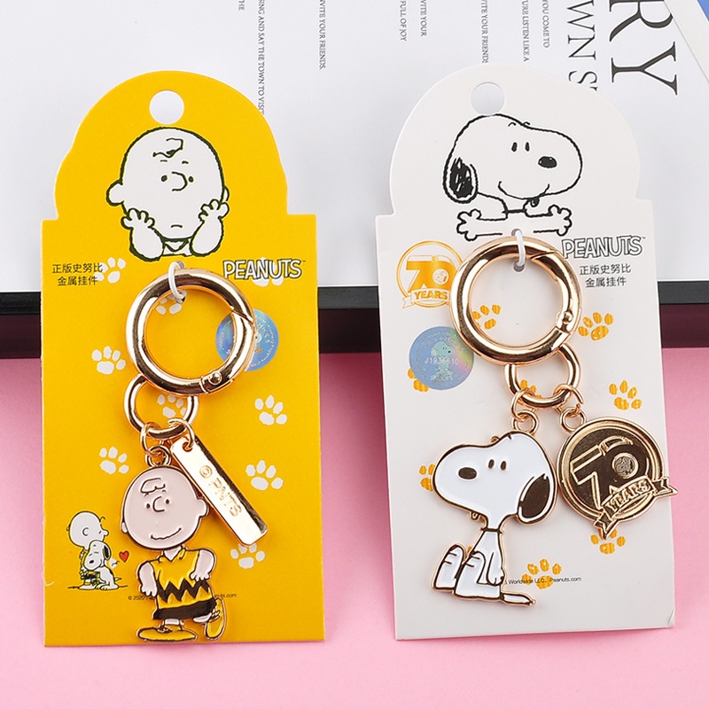 Snoopy car keychain girl cute creative couple pendant cartoon metal key