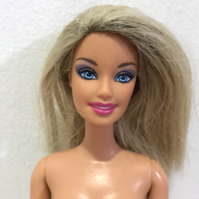 Articulated barbie fashionista doll hotsell
