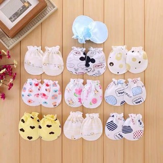 Newborn baby on sale hand gloves