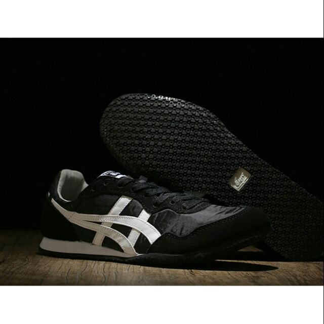 Onitsuka tiger serrano on sale black and white