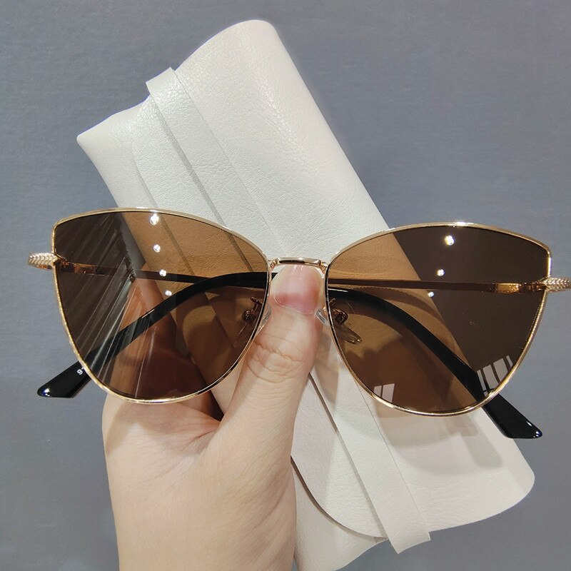 Korean Vintage Cat Eye Frame Hot Fashion Women Sunglasses Luxury Designer  Female Eyewear New Trendy Popular Shades for Lady