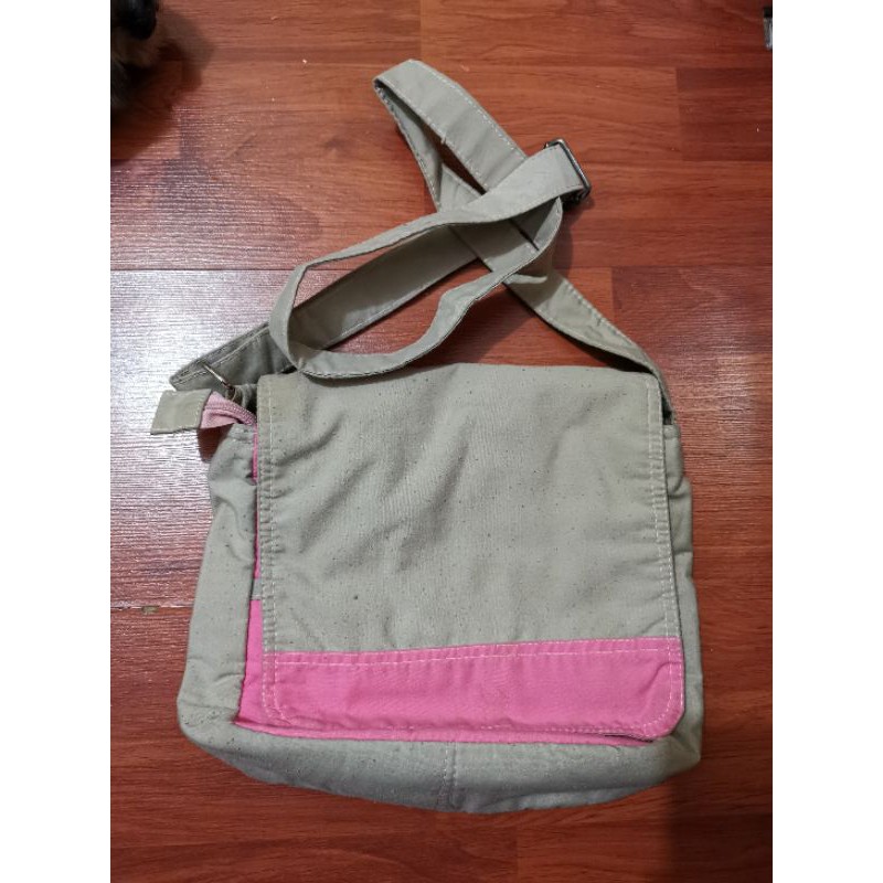 Heartstring 2024 sling bag