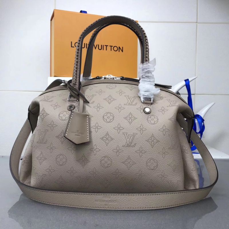 bag]Original Quality LV Asteria Mahina Leather Galet Bag