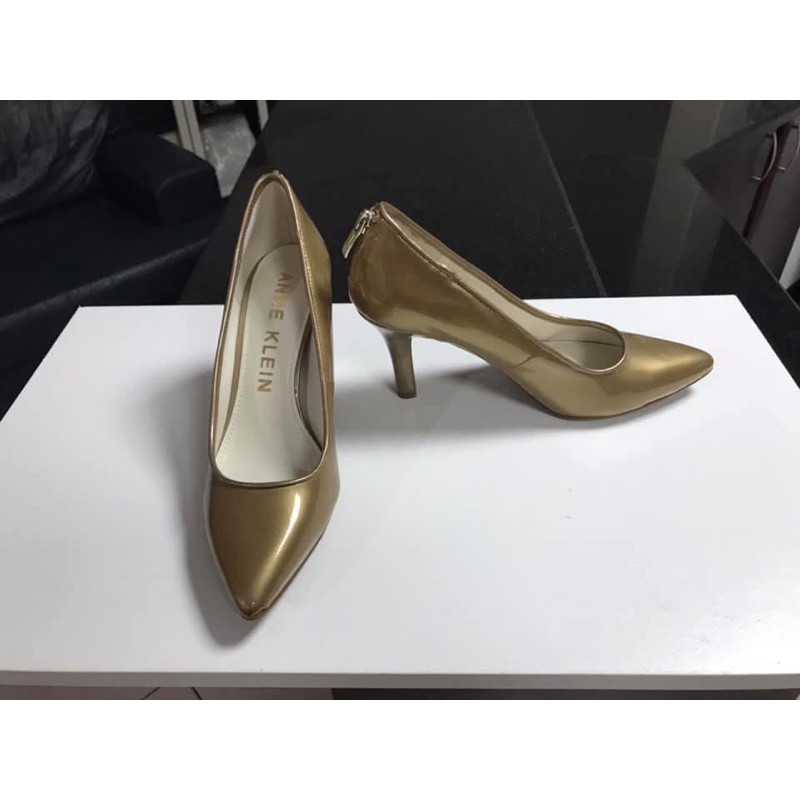 Anne klein gold on sale shoes