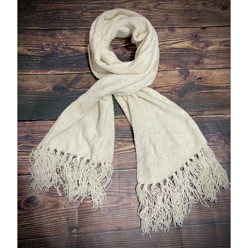 Thick deals white scarf