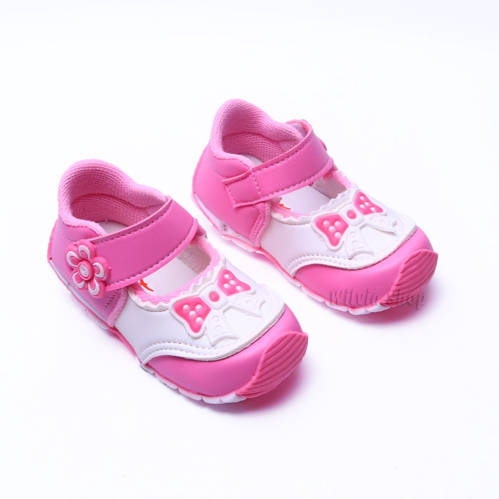 Cute shoes for 1 2024 year old baby girl