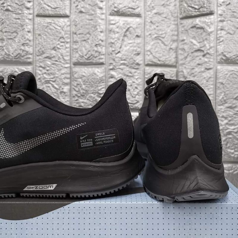 Pegasus 35 hotsell shield triple black