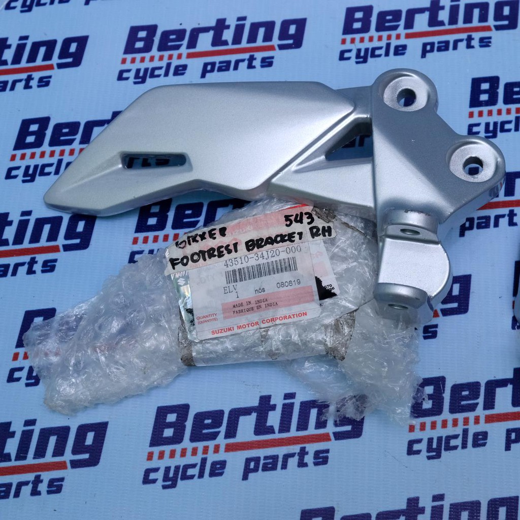 SGP FOOTREST BRACKET Suzuki Gixxer 150 Carb Genuine 4351034J20000