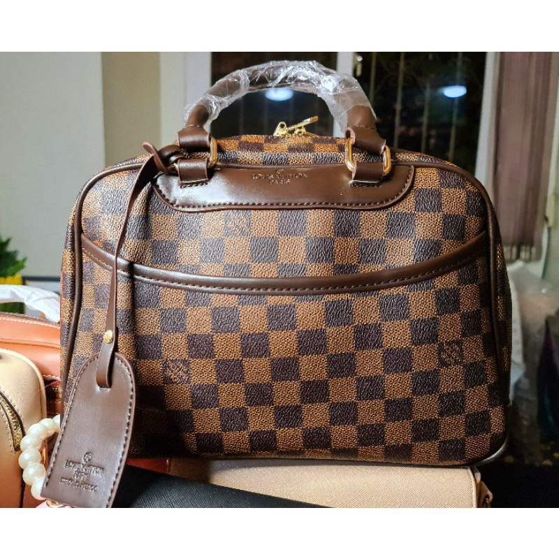 Lv damier doctors discount bag