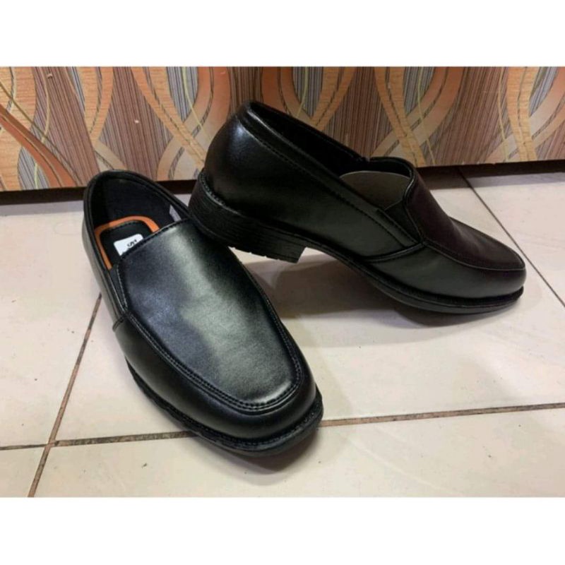 Black Shoes pure tahi marikina made men's size. | Shopee Philippines