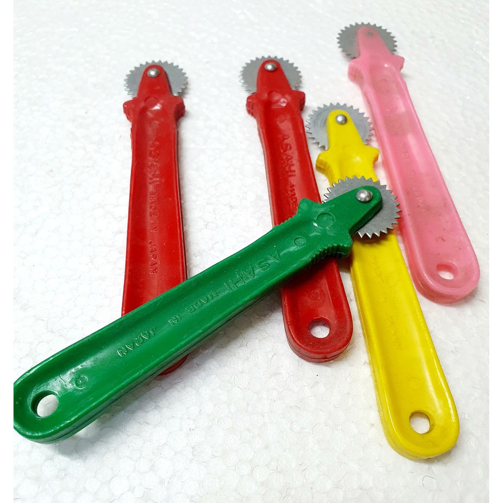 3PCS Plastic Handle Tracing Wheel Craft Sewing Tool, Random Color