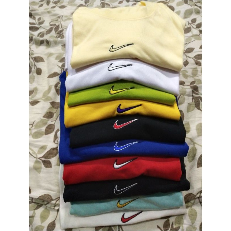 Nike t shirt outlet with embroidered swoosh