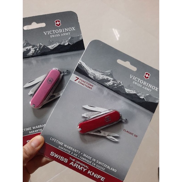 Victorinox Swiss Army Knife Classic SD 6 Functions Red