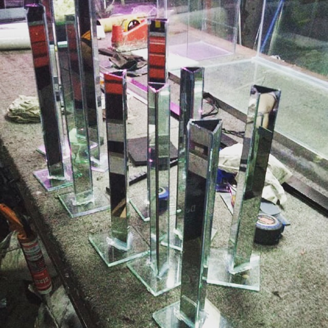 Toblerone mirror Fish tank aquarium underwater for flowerhorn tobleron